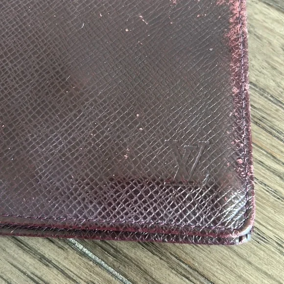 Louis Vuitton Slim Purple Taiga Billfold - Picture 14 of 14